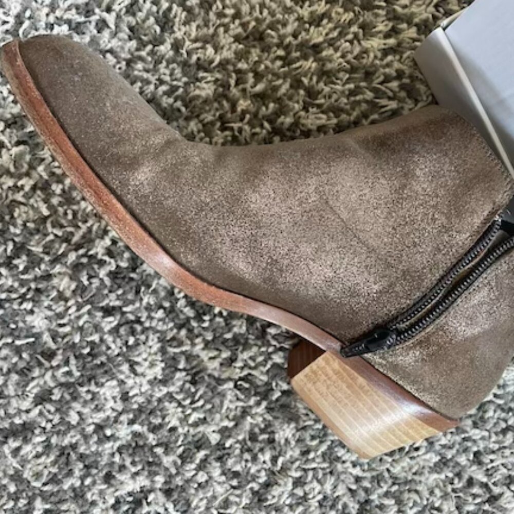 GARNET HILL‎ Bronze Ankle Boots size 8.5